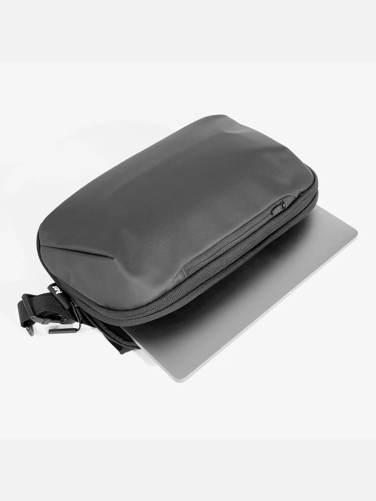 AER Tech Sling 2 Black