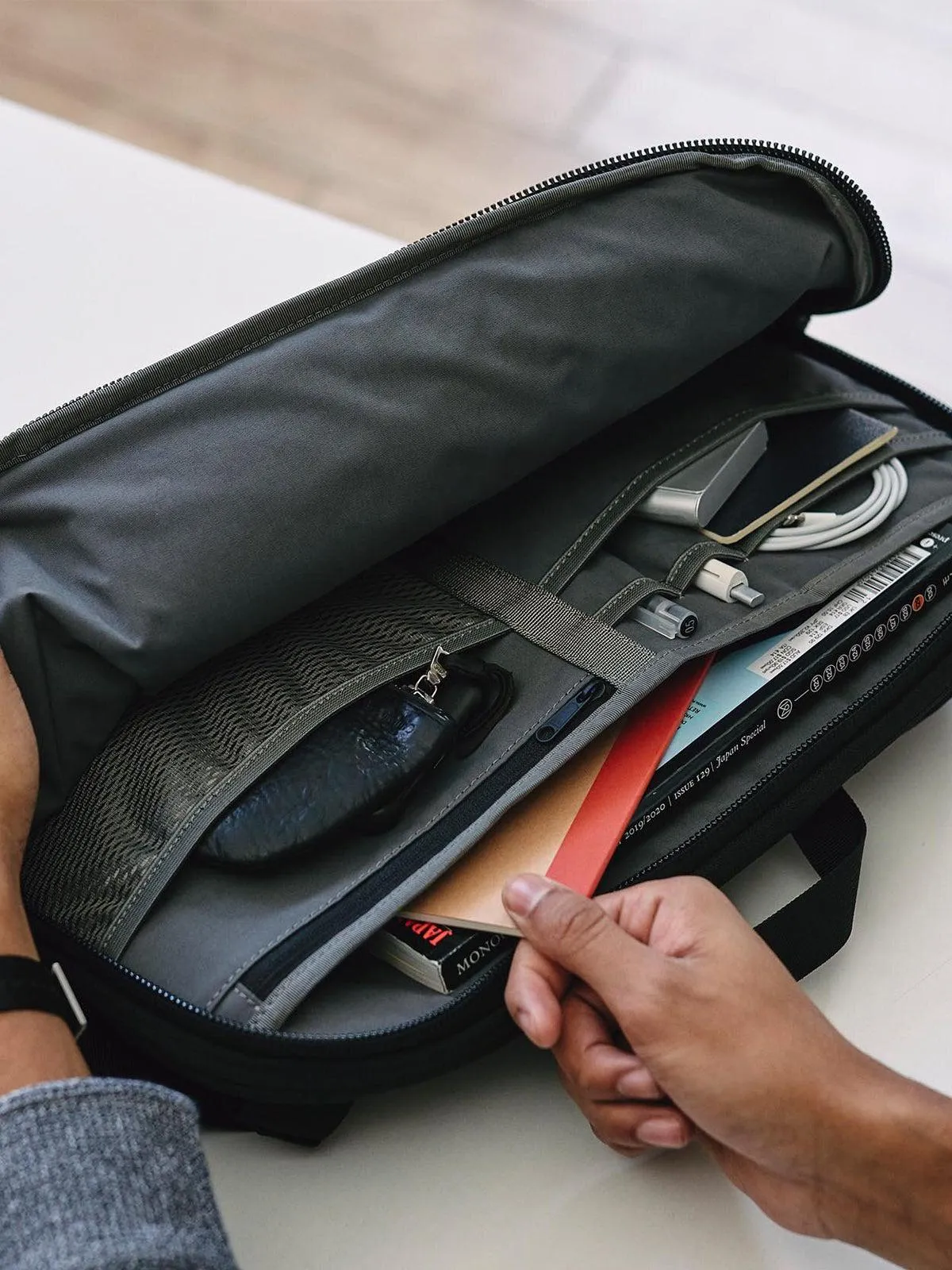 AER Tech Sling 2 Black