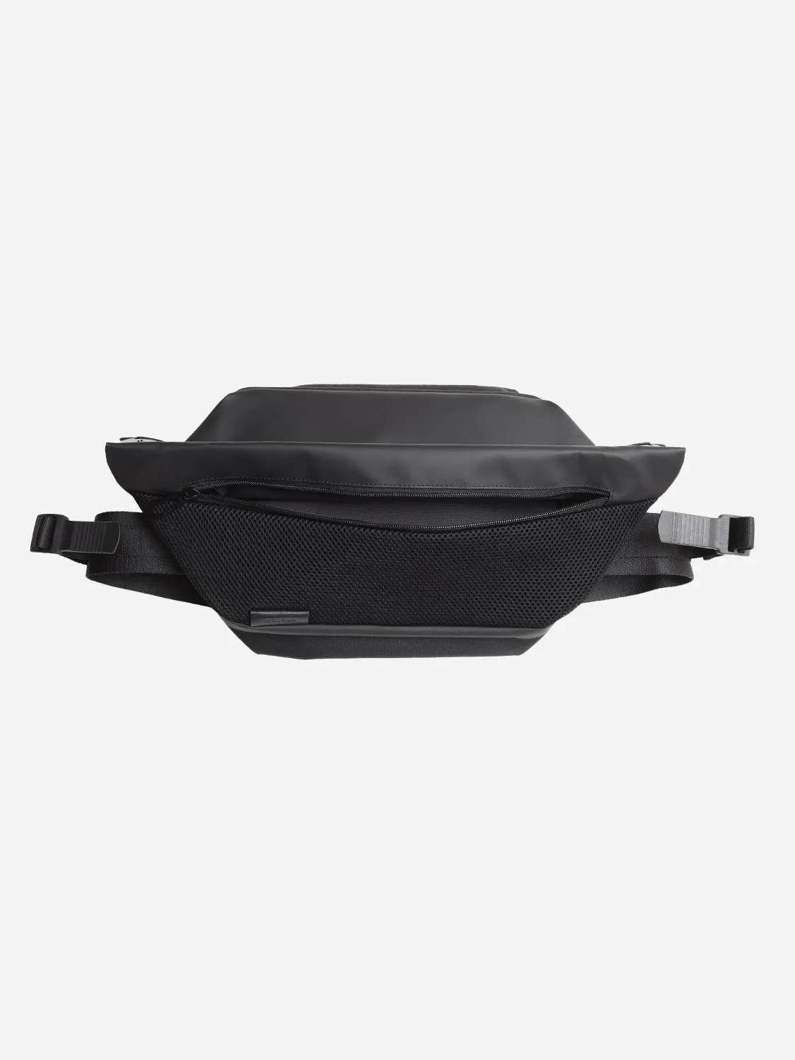 Isarau M Obsidian Black
