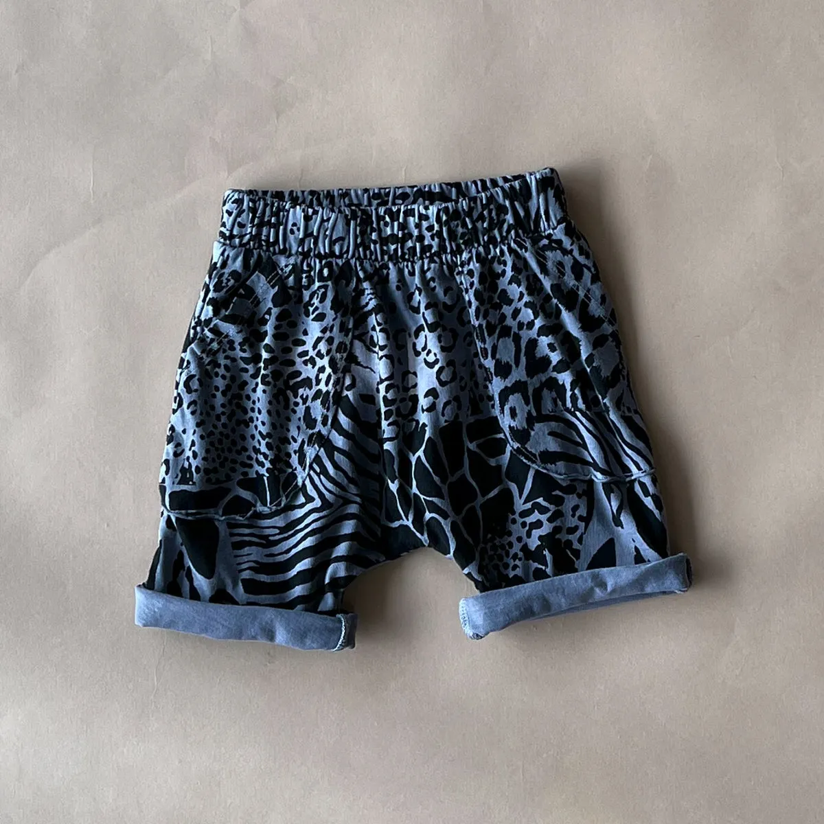 Izzy-Safari Print Shorts | Steel