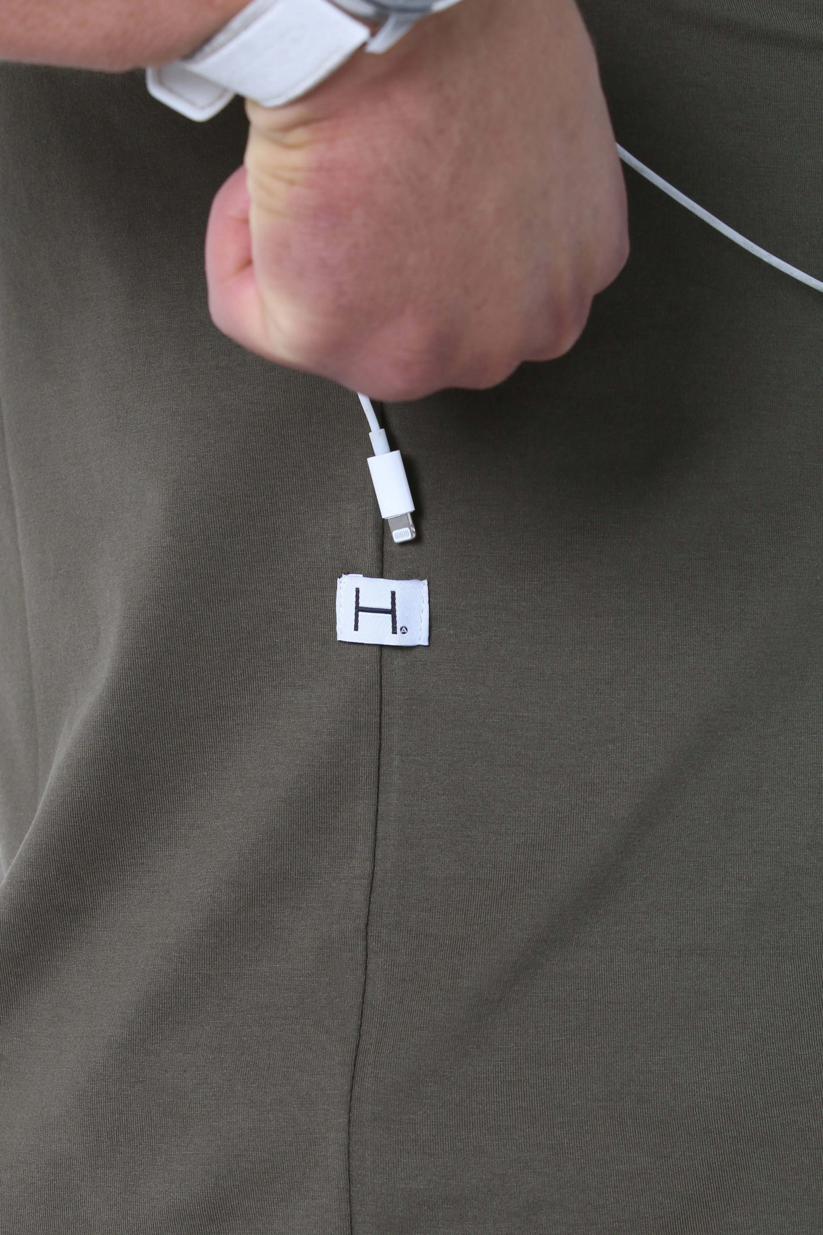 Reach Tee - Khaki