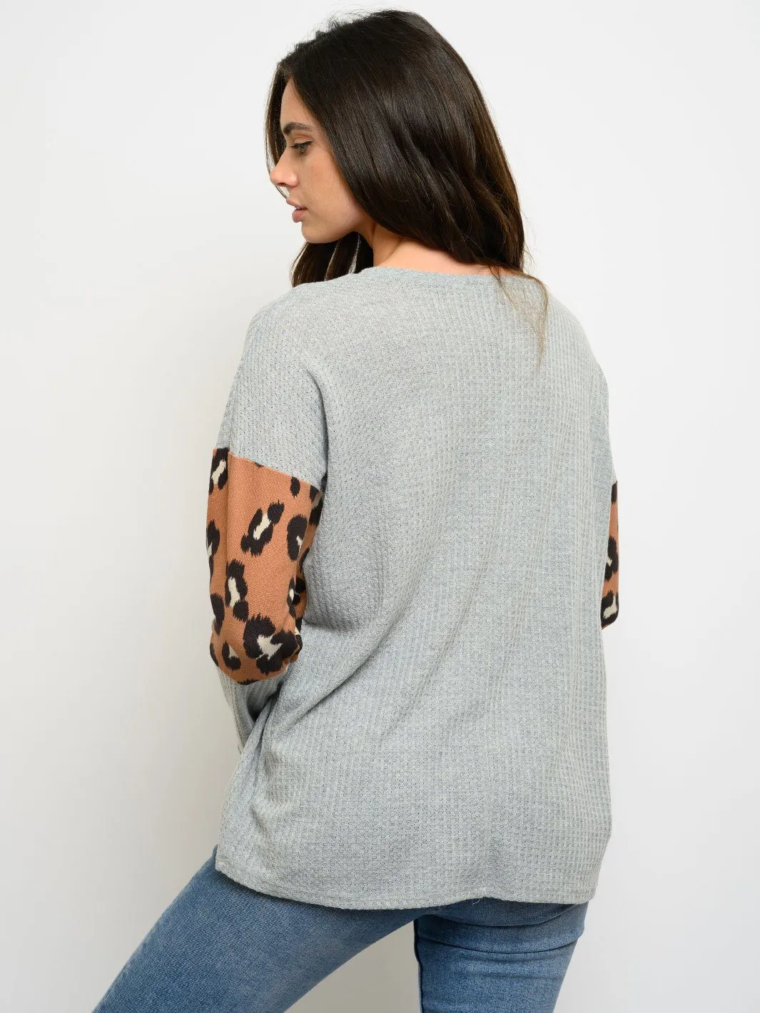 WOMEN'S ANIMAL PRINT LONG SLEEVE CONTRAST TOP