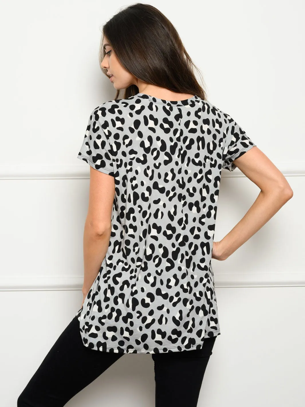 WOMEN'S SHORT SLEEVE ANIMAL PRINT TOP