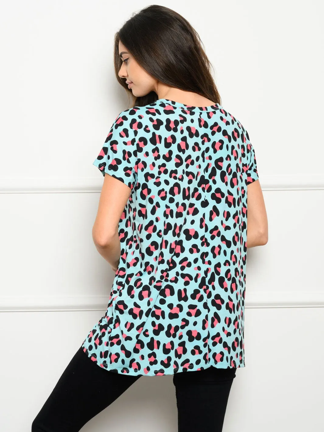 WOMEN'S SHORT SLEEVE ANIMAL PRINT TOP